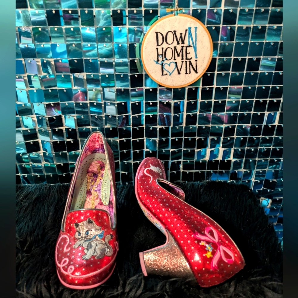 Embroidered Cat Design Women's Heels